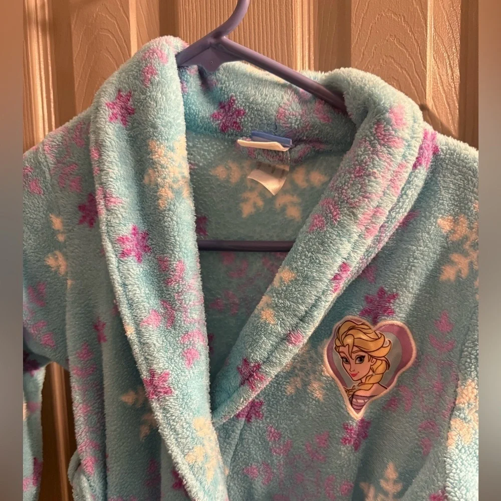 Disney Elsa Frozen blue robe with long sleeves in blue with pink purple Medium